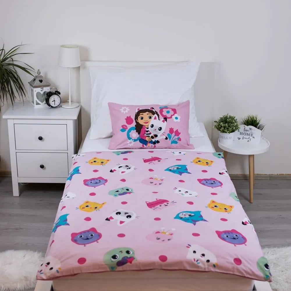 Lenjerie de pat pentru copii roz din bumbac pentru pătuț 100x135 cm Gabby's Dollhouse – Jerry Fabrics