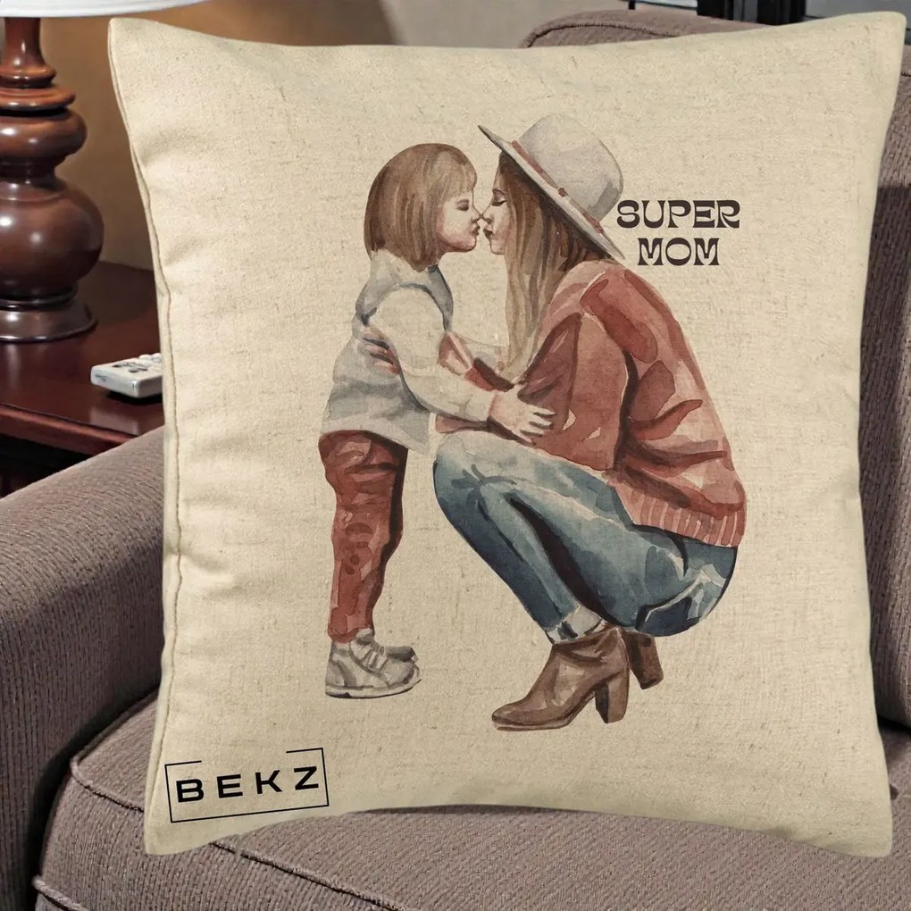 Cadou pentru Mama - Perna Personalizata Super Mom Acuarela, 40x40 cm, Bej, Husa Detasabila, Perna Inclusa, BEKZ®