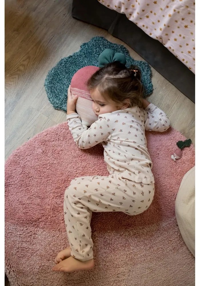 Covor pentru copii roz lavabil/țesut manual din bumbac 100x150 cm Ramona the Radish – Lorena Canals