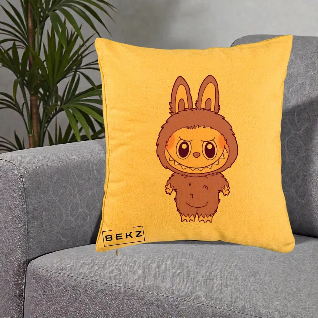 Perna Personalizata Labubu Violet Solo, 40x40 cm, Galben, Husa Detasabila, Perna Inclusa, BEKZ®