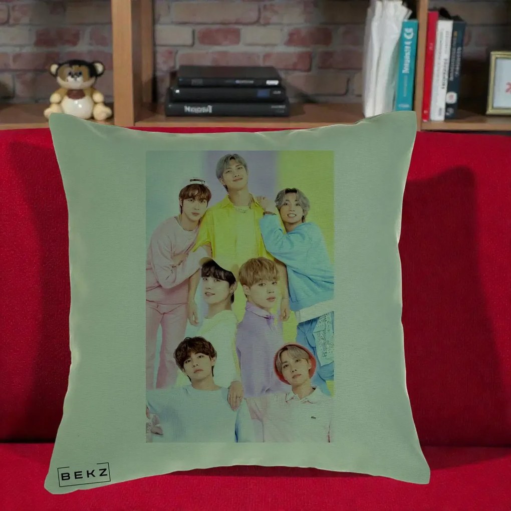 Perna Personalizata K-pop BTS Foto Grup Pastel Colorat cu 7 Membrii, 40x40 cm, Verde, Husa Detasabila, Perna Inclusa, BEKZ®
