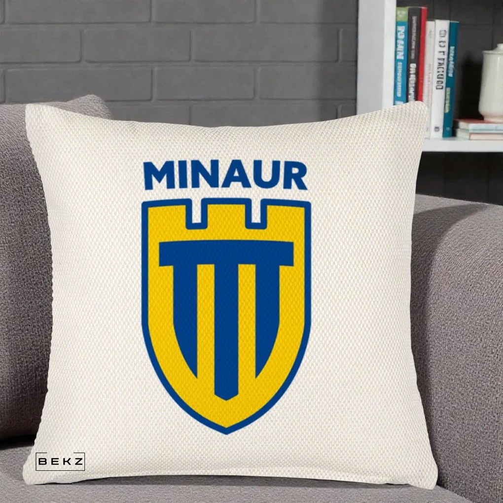 Perna Personalizata Minaur Baia Mare Fotbal, 40x40 cm, Crem Reliefat, Husa Detasabila, Perna Inclusa, BEKZ®