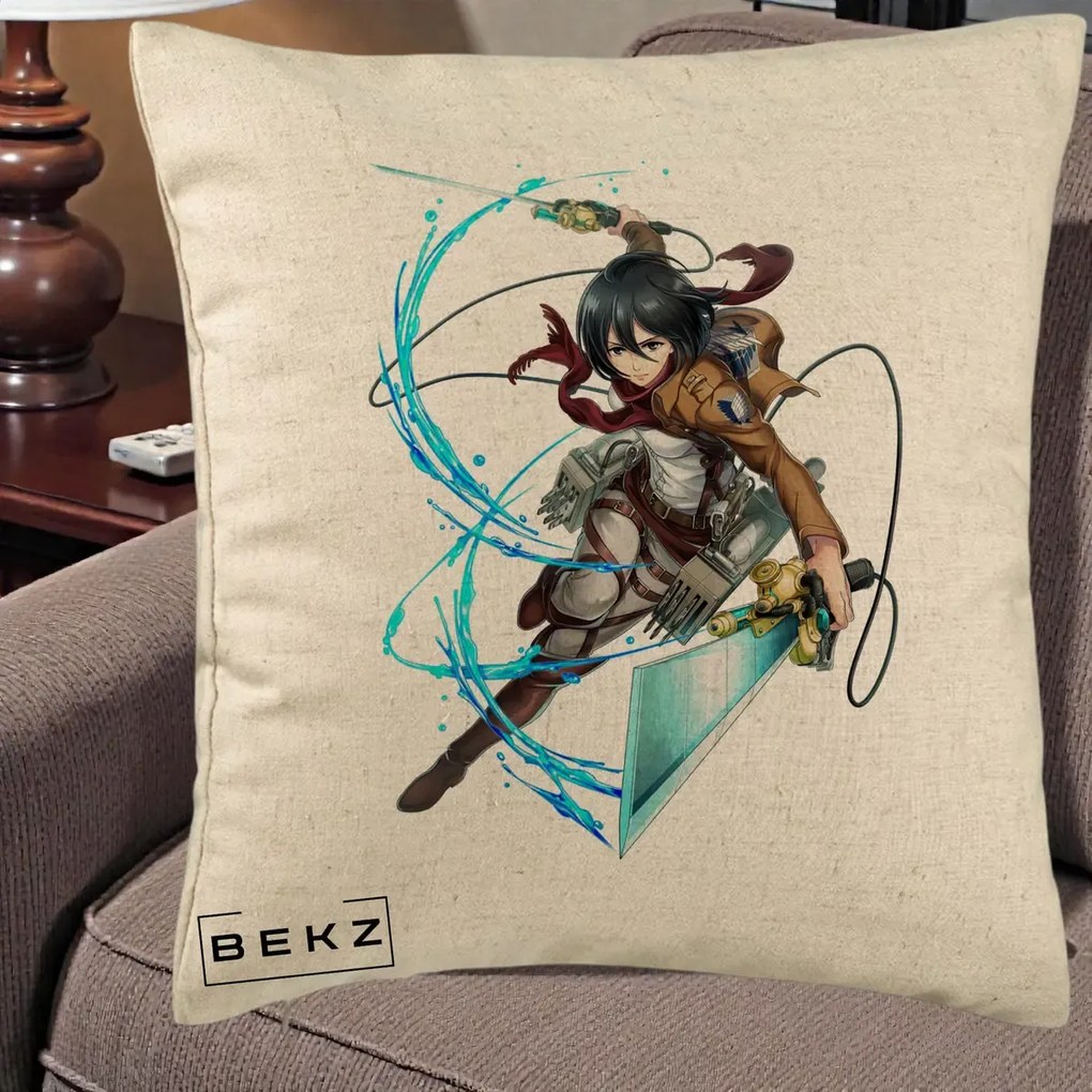 Perna Personalizata Attack on Titan Mikasa Ackerman Lupta, 40x40 cm, Bej, Husa Detasabila, Perna Inclusa, BEKZ®