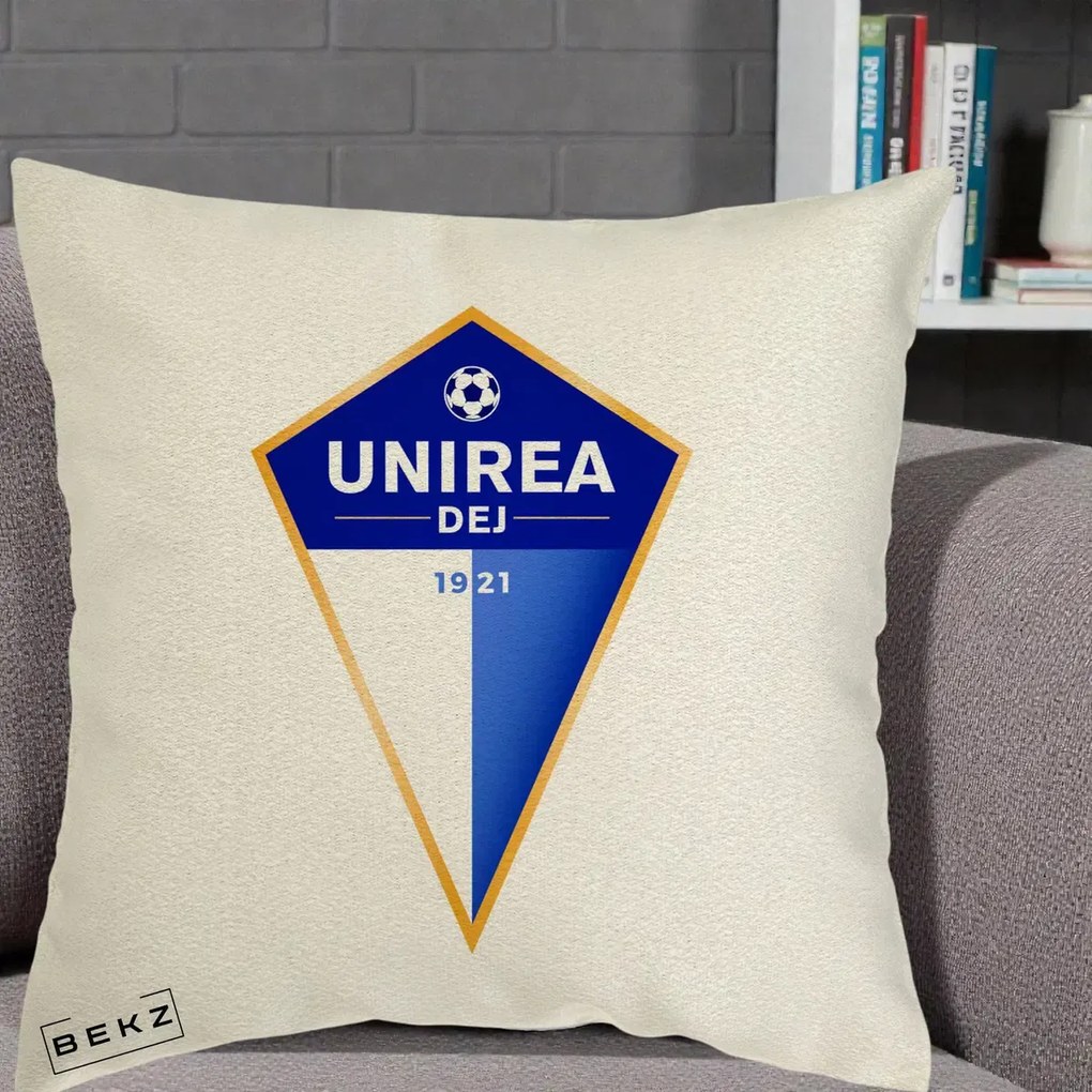 Perna Personalizata Unirea Dej 1921 Fotbal, 40x40 cm, Ecru, Husa Detasabila, Perna Inclusa, BEKZ®