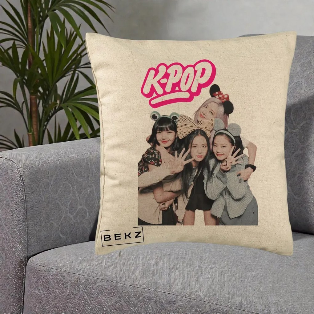 Perna Personalizata BLACKPINK K-Pop Grup Pozitii Amuzante, 40x40 cm, Bej, Husa Detasabila, Perna Inclusa, BEKZ®