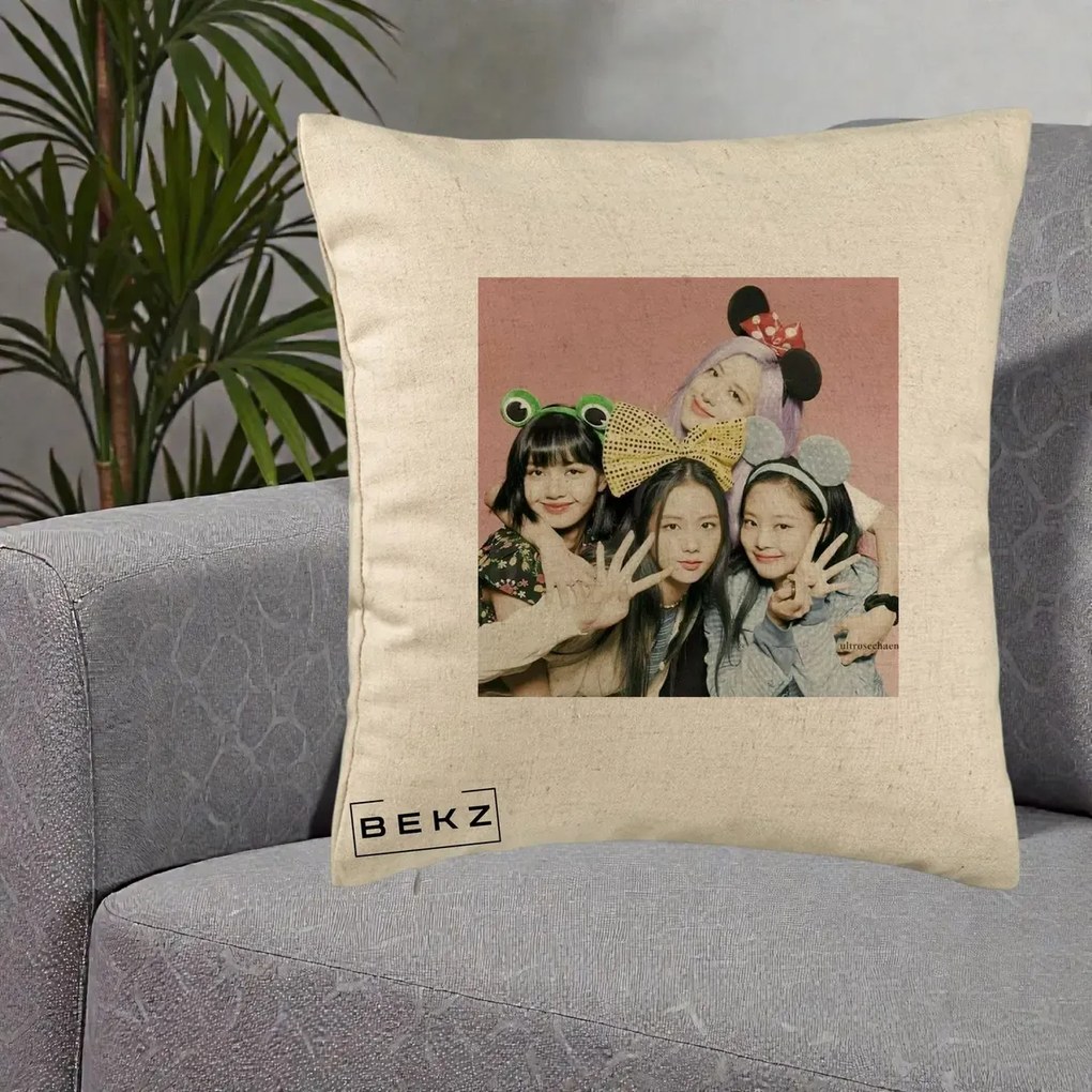 Perna Personalizata K-pop BLACKPINK Accesorii Haioase, 40x40 cm, Bej, Husa Detasabila, Perna Inclusa, BEKZ®