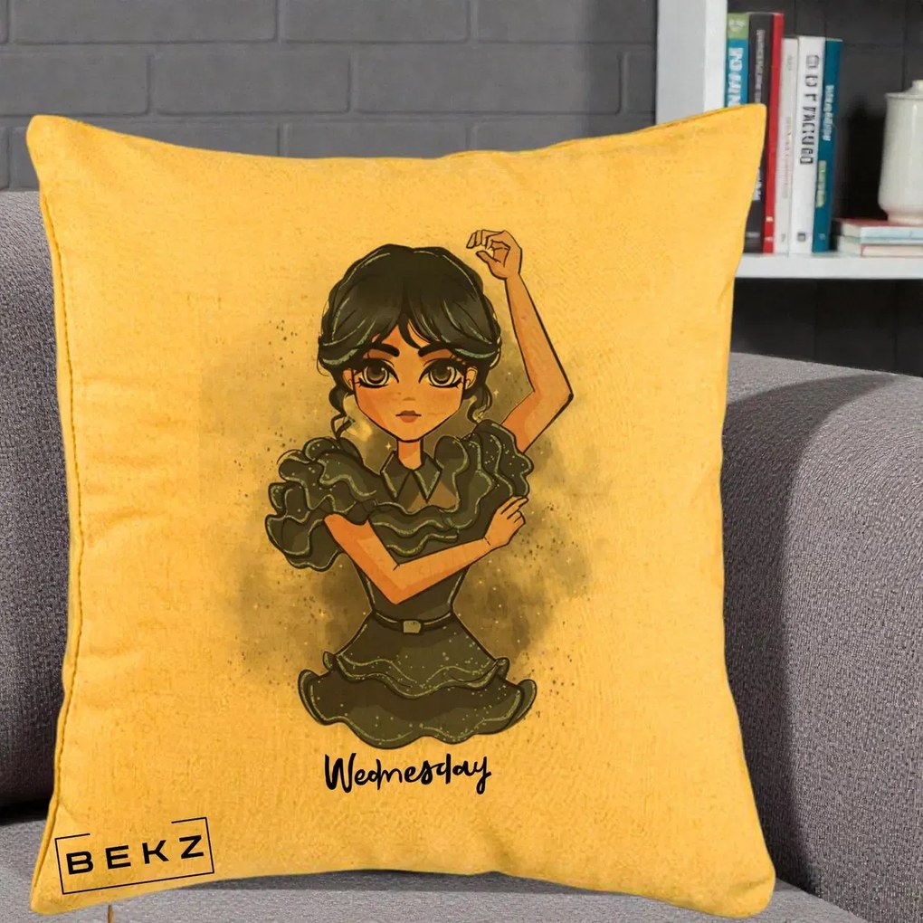 Perna Personalizata Wednesday Addams Dancing Queen, 40x40 cm, Galben, Husa Detasabila, Perna Inclusa, BEKZ®