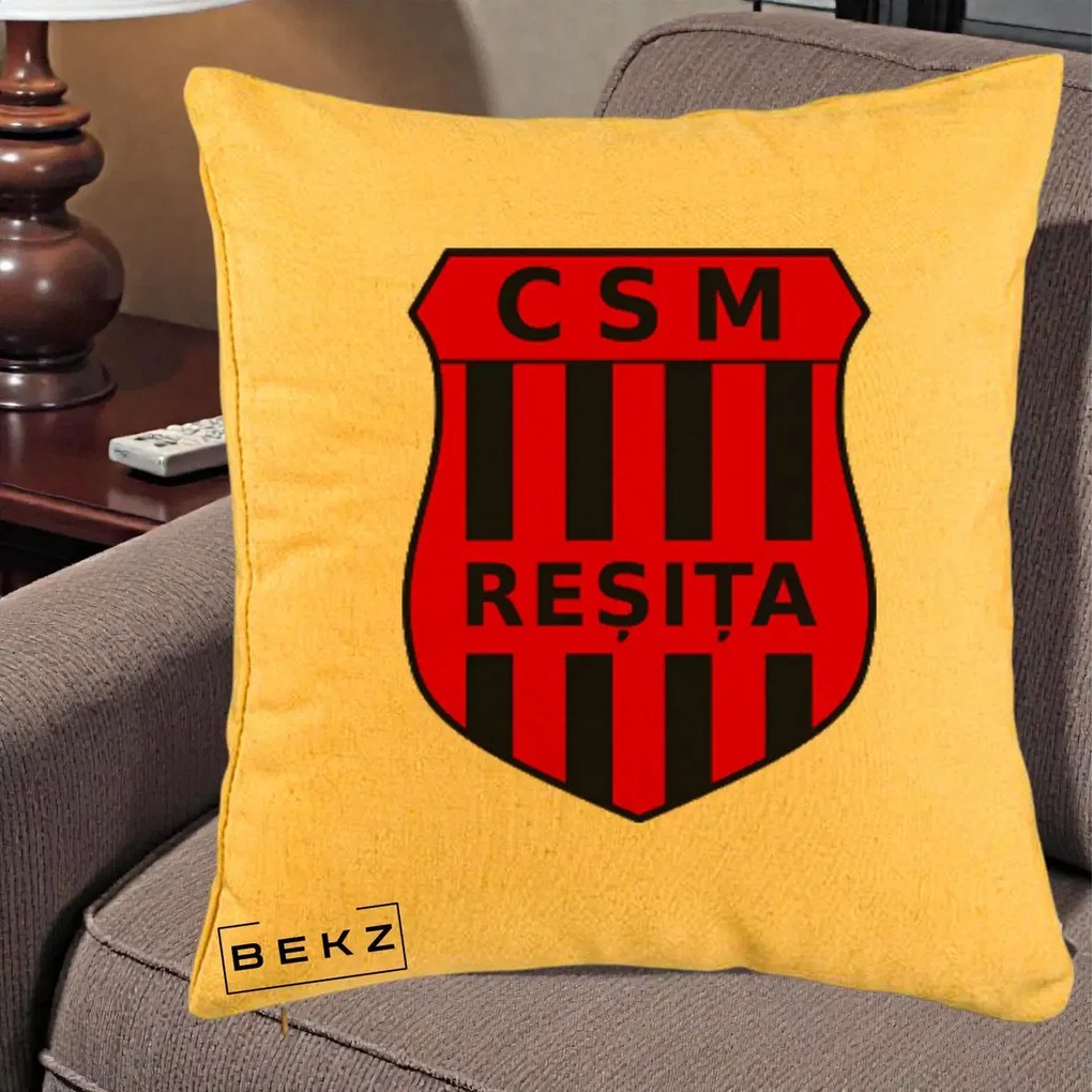 Perna Personalizata CSM Resita Fotbal, 40x40 cm, Galben, Husa Detasabila, Perna Inclusa, BEKZ®