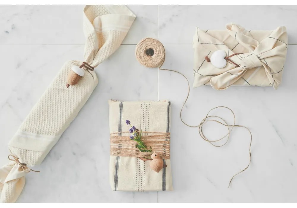 Decorațiune de Crăciun suspendată din lemn Kähler Design Nordic Tales