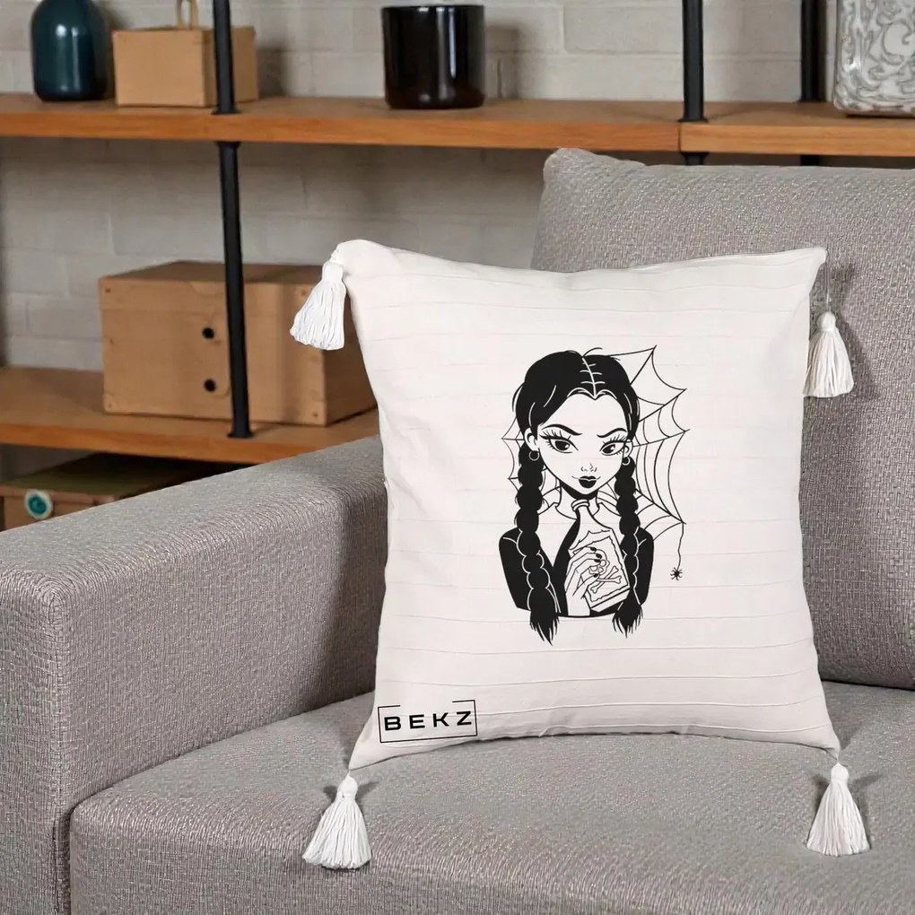 Perna Personalizata Wednesday cu Panza de Paianjen, 40x40 cm, Bej cu Franjuri, Husa Detasabila, Perna Inclusa, BEKZ®