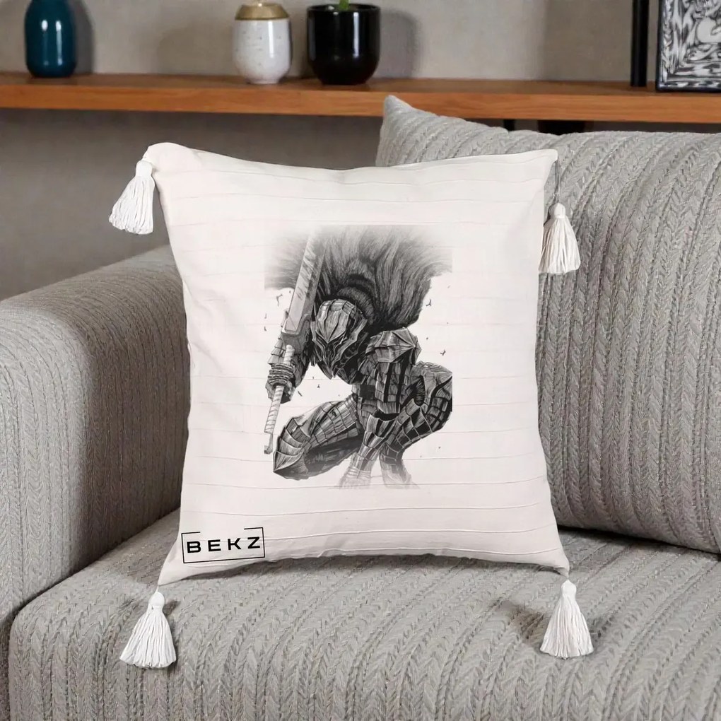 Perna Personalizata Berserk Guts Armor of Darkness Manga, 40x40 cm, Bej cu Franjuri, Husa Detasabila, Perna Inclusa, BEKZ®