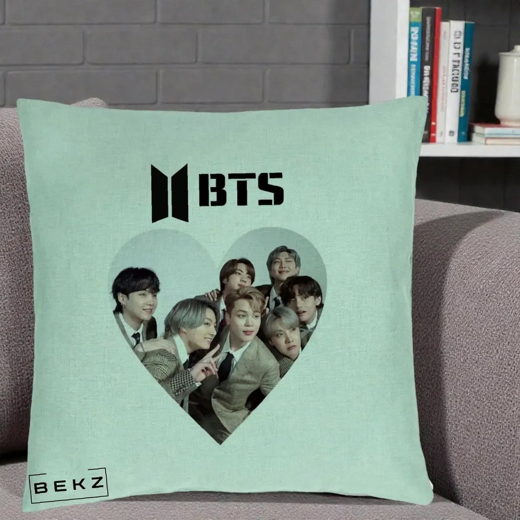 Perna Personalizata K-pop BTS Grup Fotografie in Inima, 40x40 cm, Verde Menta, Husa Detasabila, Perna Inclusa, BEKZ®