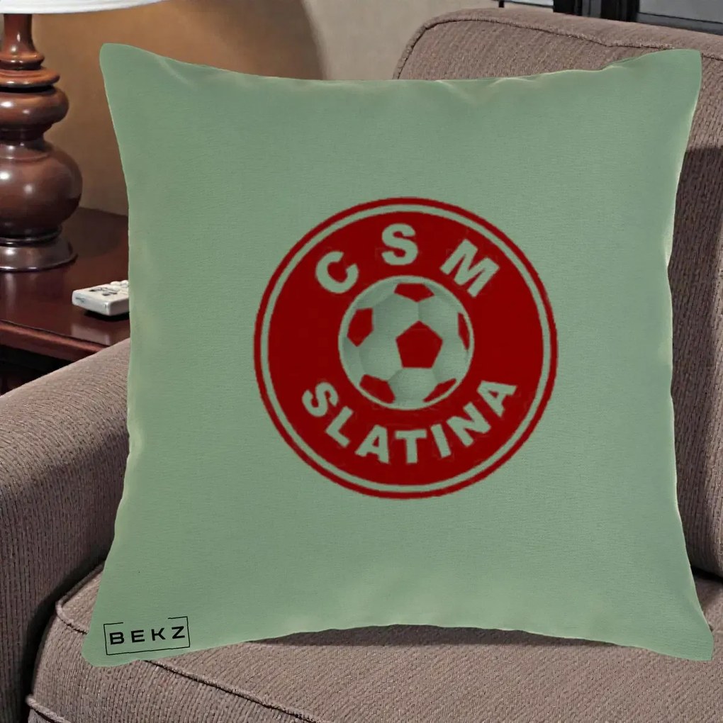 Perna Personalizata CSM Slatina Fotbal, 40x40 cm, Verde, Husa Detasabila, Perna Inclusa, BEKZ®