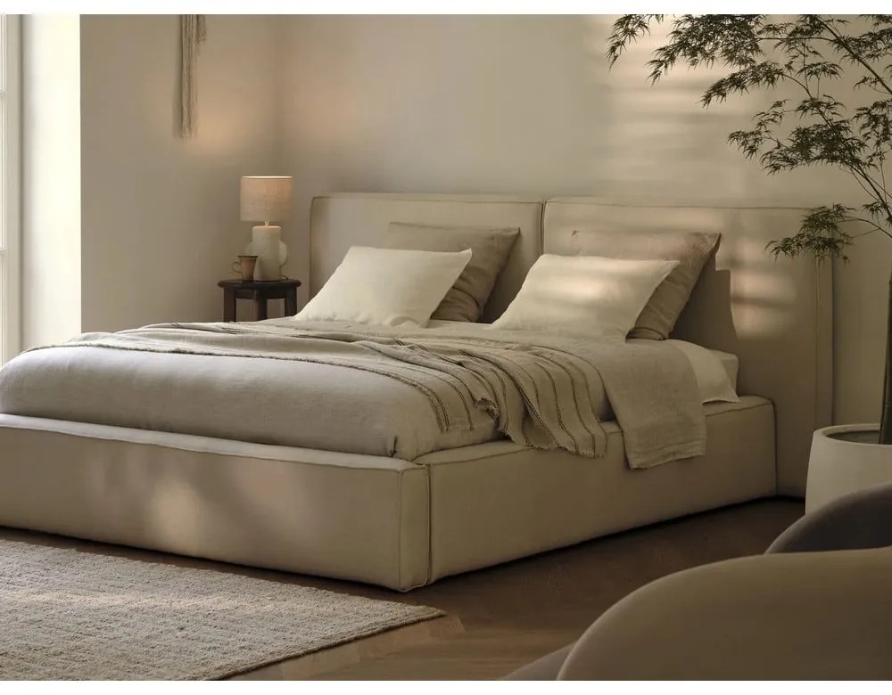 Pat matrimonial bej tapițat cu spațiu de depozitare și somieră 200x200 cm Arendal – Cosmopolitan Design