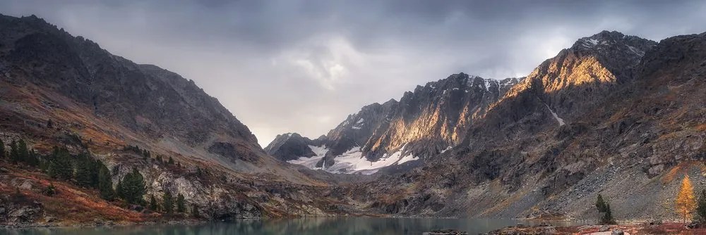 Tablou munți maiestuoși cu lacul