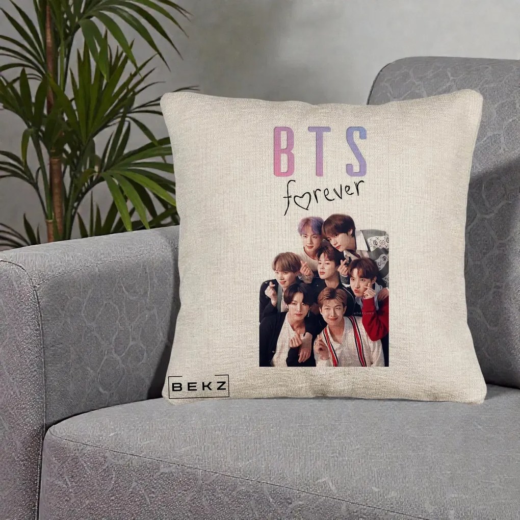 Perna Personalizata K-pop BTS Forever cu Foto Grup Negru, 40x40 cm, Bej Canapea, Husa Detasabila, Perna Inclusa, BEKZ®