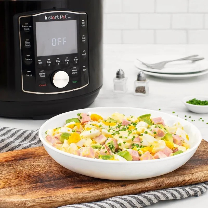 Resigilat: Multicooker Instant Pot PRO 6 112016701, 1200 W, 5,7 l, 28 de programe, 11 sisteme de siguranta, Negru