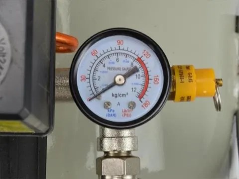 Compresor aer cu ulei 50L, 8 bar, 2.5 kW, 210 l/min, 230V, monocilindric, portabil, pentru atelier/auto, Geko G80301