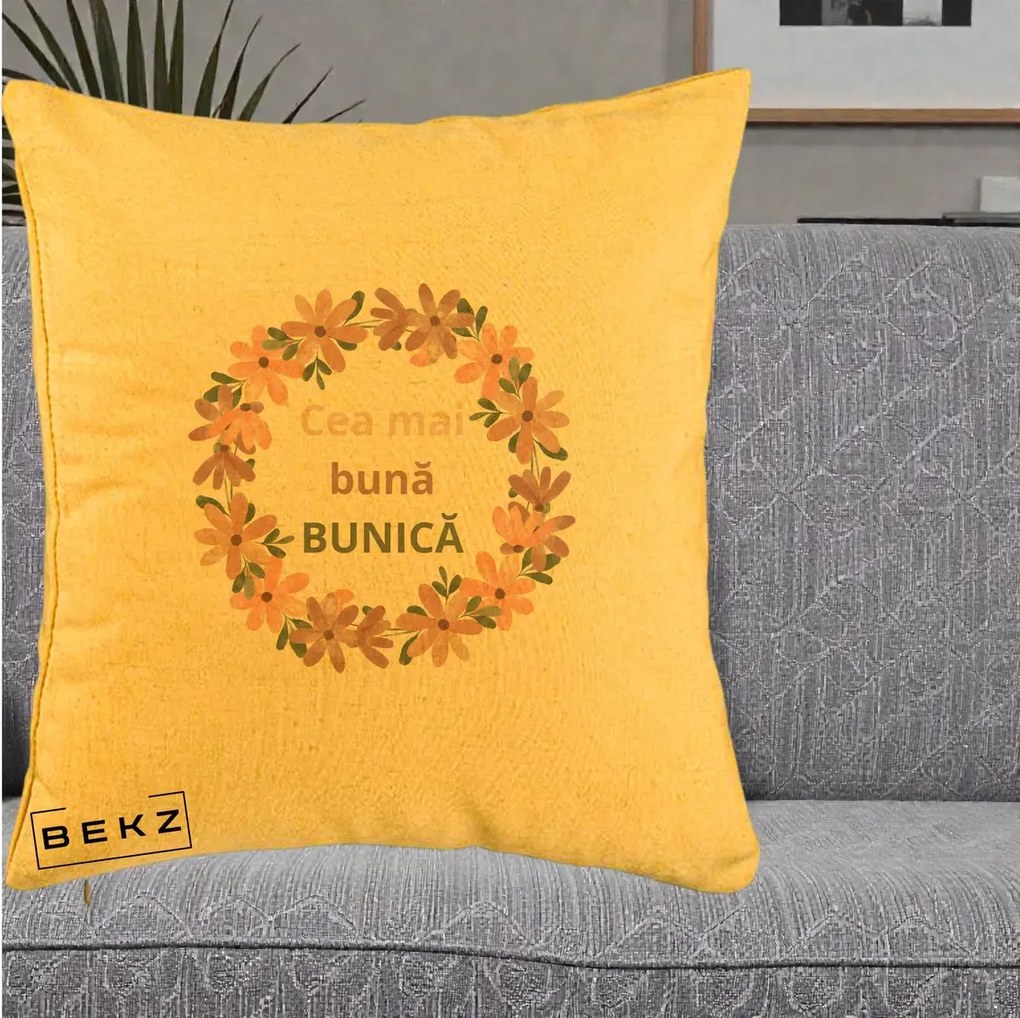 Cadou pentru Bunica - Perna Personalizata Cea Mai Buna Bunica Coronita Flori Roz, 40x40 cm, Galben, Husa Detasabila, Perna Inclusa, BEKZ®