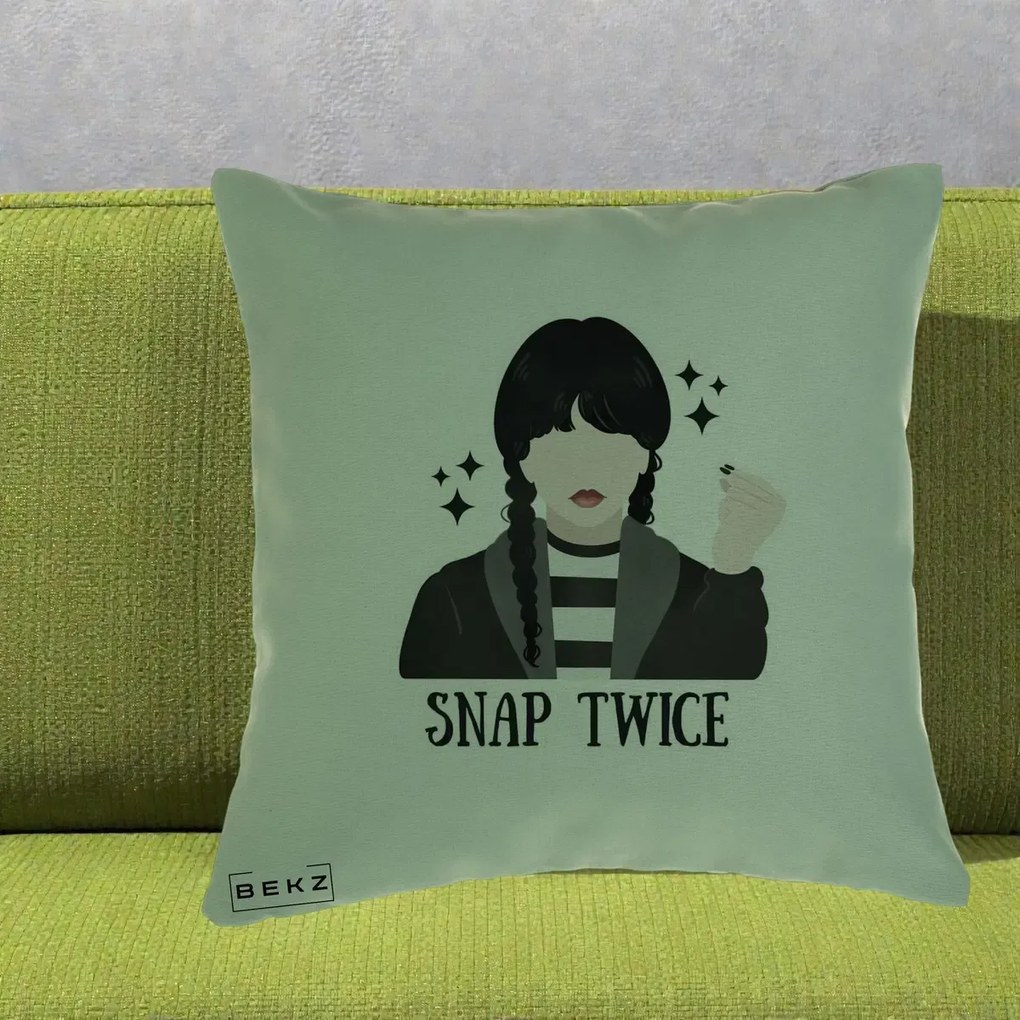 Perna Personalizata Wednesday Snap Twice, 40x40 cm, Verde, Husa Detasabila, Perna Inclusa, BEKZ®