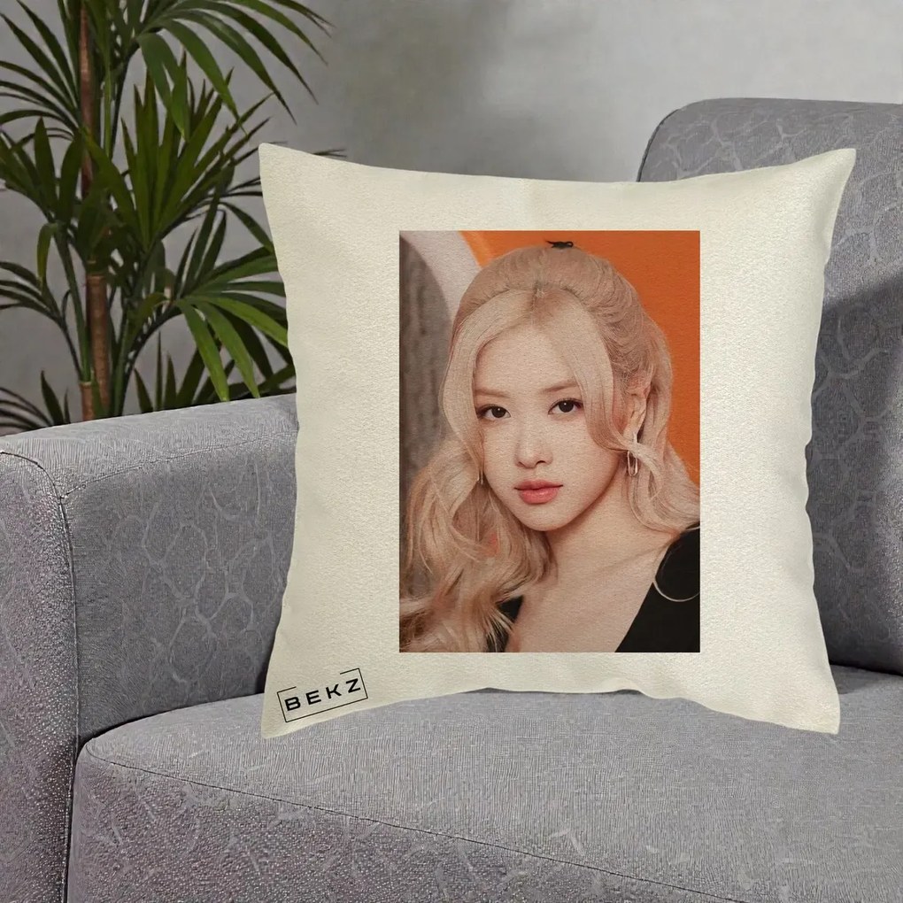 Perna Personalizata K-pop BLACKPINK cu Funda Rosie, 40x40 cm, Ecru, Husa Detasabila, Perna Inclusa, BEKZ®