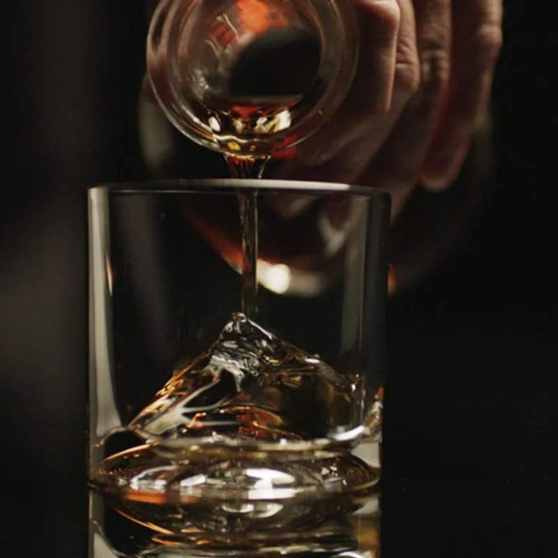 Set de pahare de whisky LIITON L10200 Everest, 270 ml, 4 buc., pereți groși, fund 3D în formă de vârful Everest, transparent