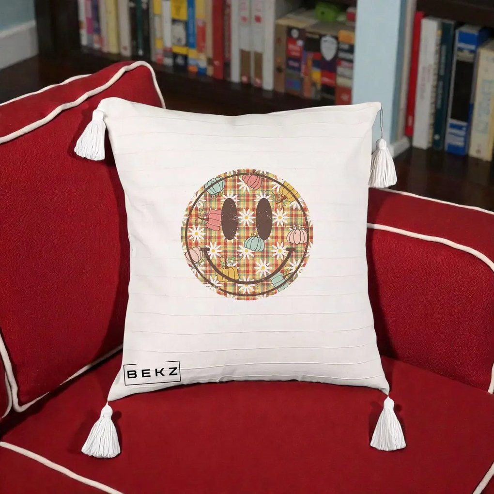 Perna Decorativa Smiley Face de Toamna cu Tartan si Dovlecei, 40x40 cm, Bej cu Franjuri, Husa Detasabila, Perna Inclusa, BEKZ®