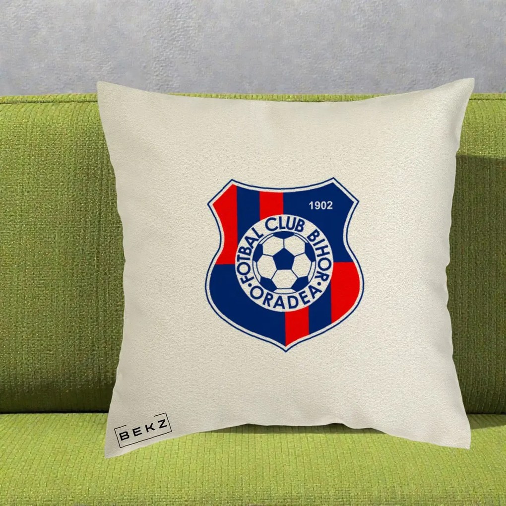 Perna Personalizata FC Bihor Oradea 1902 Fotbal, 40x40 cm, Ecru, Husa Detasabila, Perna Inclusa, BEKZ®