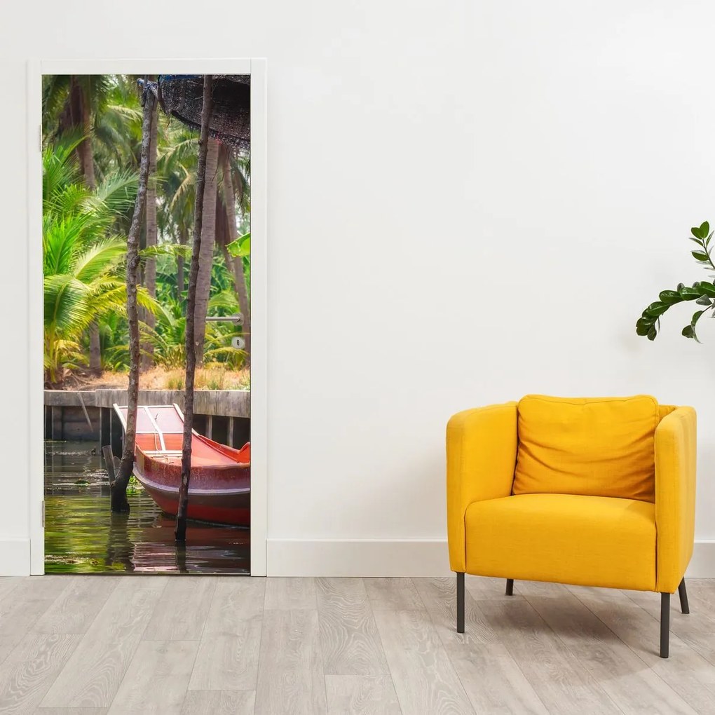 Fototapet pentru ușă - Baca de lemn pe canal (95x205cm)
