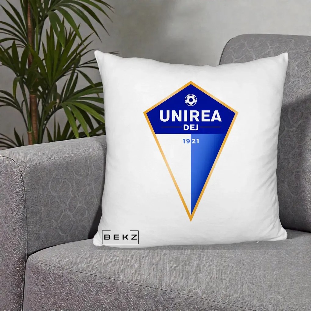 Perna Personalizata Unirea Dej 1921 Fotbal, 40x40 cm, Alb Pufos, Husa Detasabila, Perna Inclusa, BEKZ®