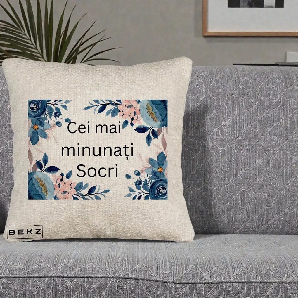 Cadou pentru Socri - Perna Personalizata Cei mai Minunati Socri cu Flori Albastre si Roz, 40x40 cm, Bej Canapea, Husa Detasabila, Perna Inclusa, BEKZ®