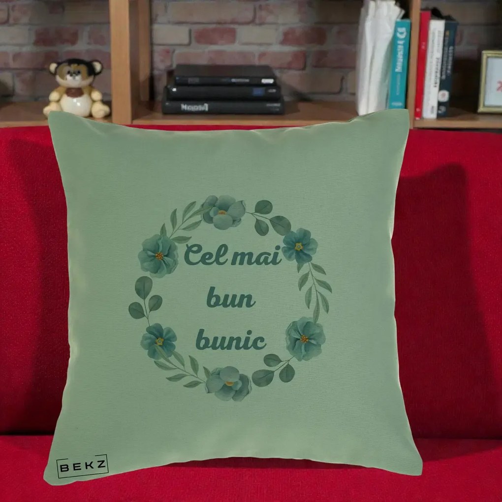 Cadou pentru Bunic - Perna Personalizata Cel Mai Bun Bunic Coronita Flori Albastre Teal, 40x40 cm, Verde, Husa Detasabila, Perna Inclusa, BEKZ®
