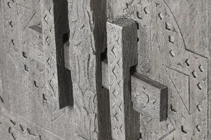 Comoda, gri, din lemn masiv sculptat, Arvane