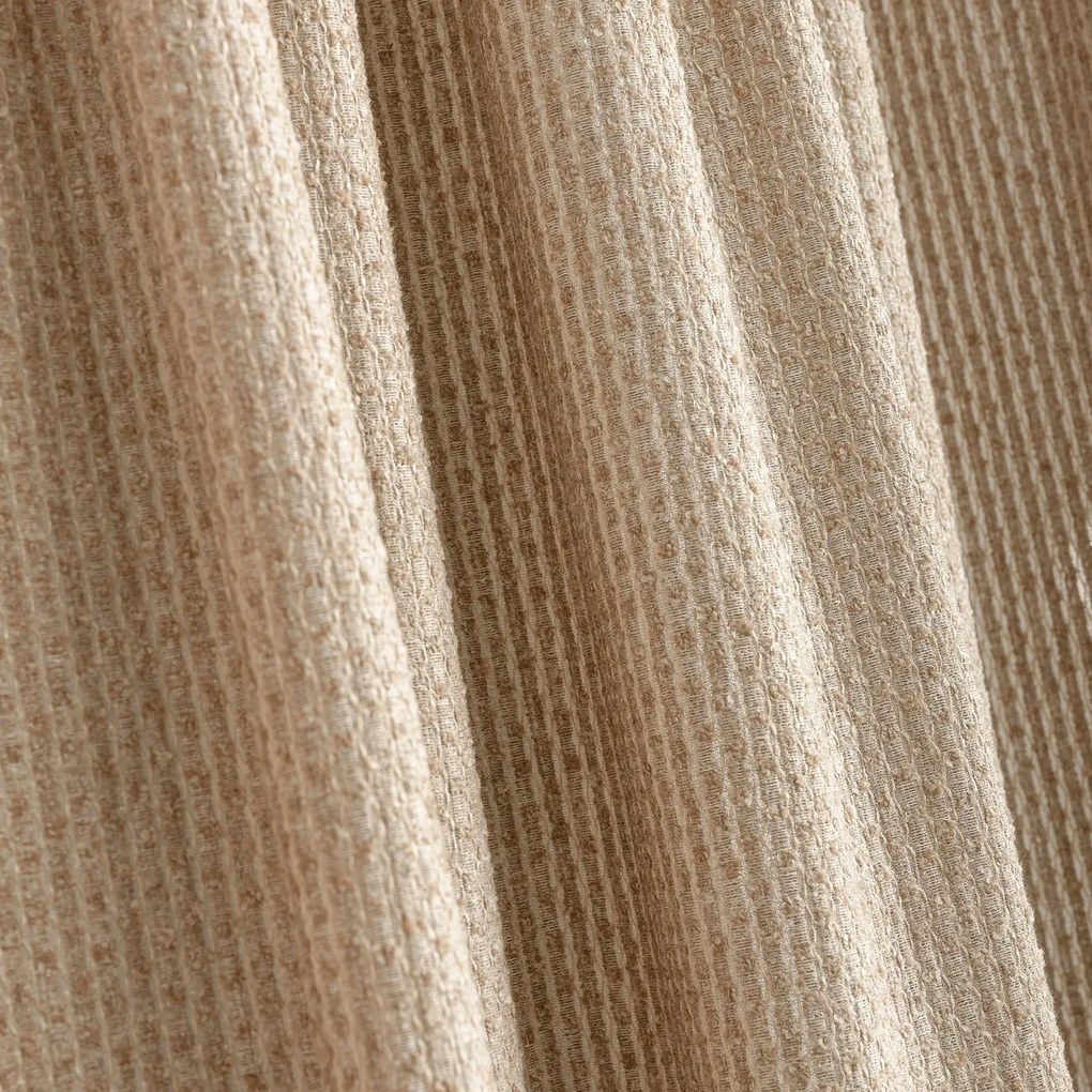 Perdea cu bandă de pliuri