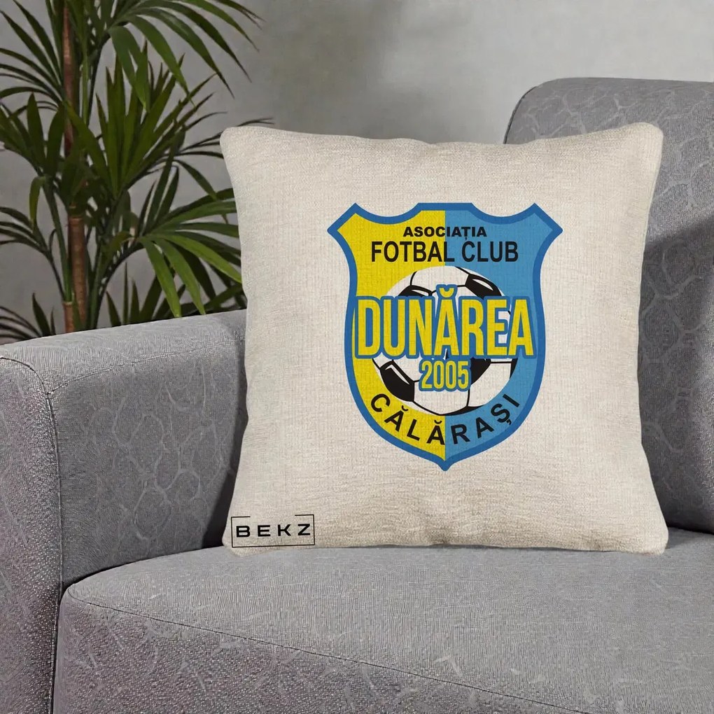 Perna Personalizata AFC Dunarea Calarasi 2005 Fotbal, 40x40 cm, Bej Canapea, Husa Detasabila, Perna Inclusa, BEKZ®