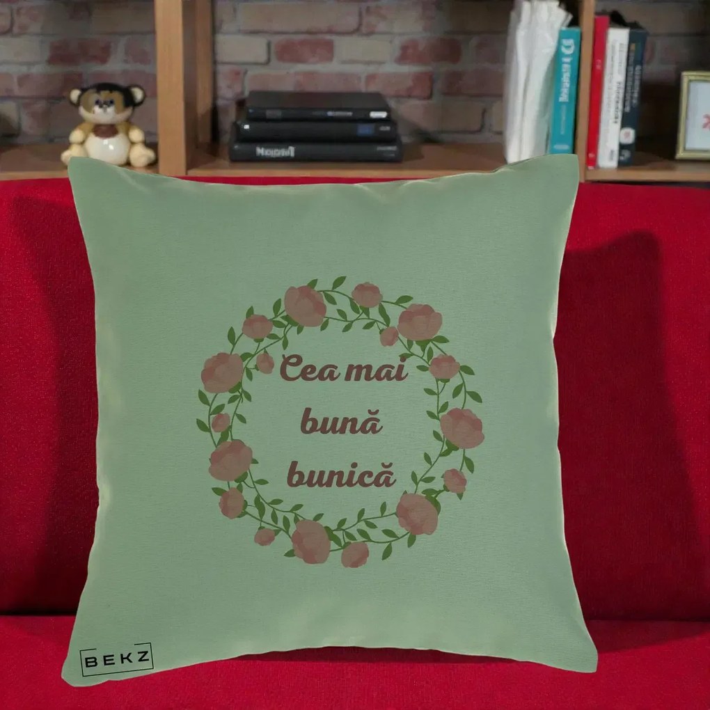 Cadou pentru Bunica - Perna Personalizata Cea Mai Buna Bunica Coronita Trandafiri Roz Clasic, 40x40 cm, Verde, Husa Detasabila, Perna Inclusa, BEKZ®