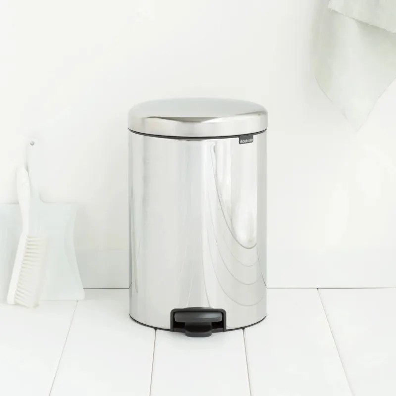Cos de gunoi cu pedala Brabantia NewIcon 649040, 20 L, Inchidere lina, Baza antiderapanta, Inox