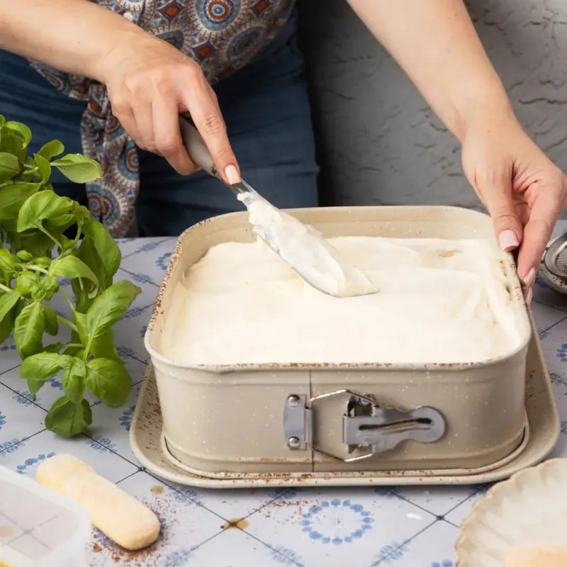 Tavă de copt Kinghoff KH 1977, 27.5x27.5x8 cm, Fund detașabil, Finisaj marmură, Bej