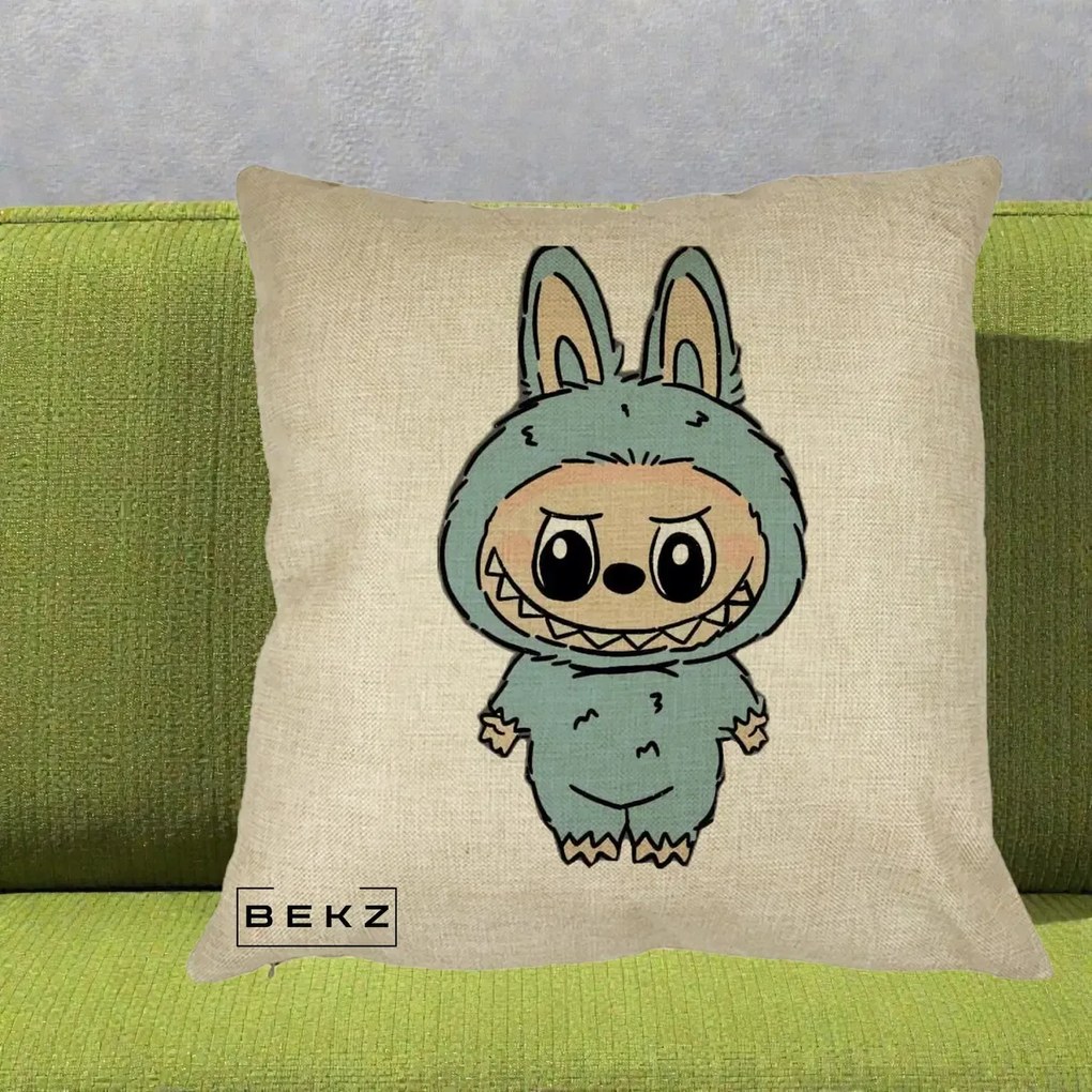 Perna Personalizata Labubu Albastru-Gri Solo, 40x40 cm, Crem, Husa Detasabila, Perna Inclusa, BEKZ®