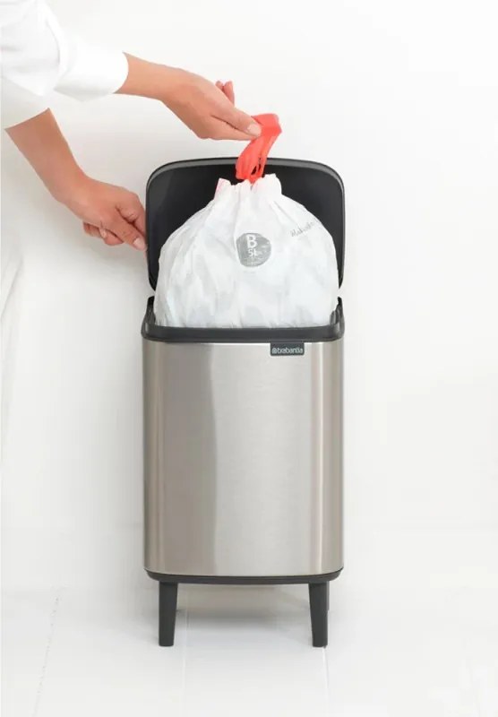Cos de gunoi Brabantia Bo Small Hi 1006646, 7 L, Deschidere lina si silentioasa, Baza antiderapanta, Rezistent la amprente, Inox mat