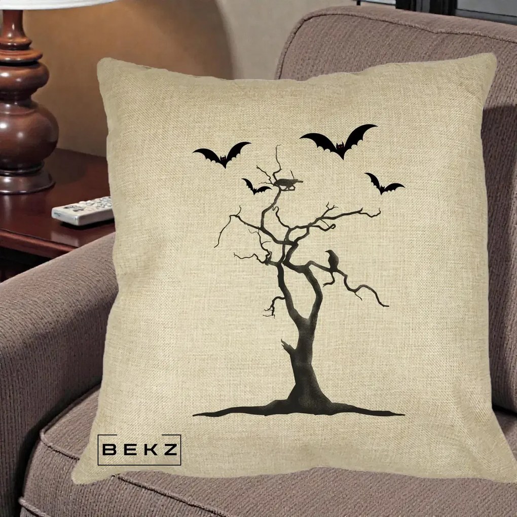 Perna Decorativa Halloween Copac cu Lilieci Alb-Negru, 40x40 cm, Crem, Husa Detasabila, Perna Inclusa, BEKZ®