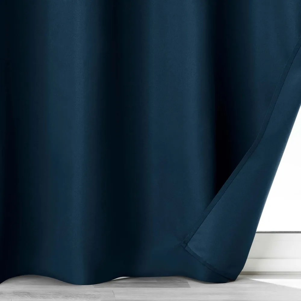 Draperie albastru-închis blackout din microfibră 140x260 cm Obscure – douceur d'intérieur