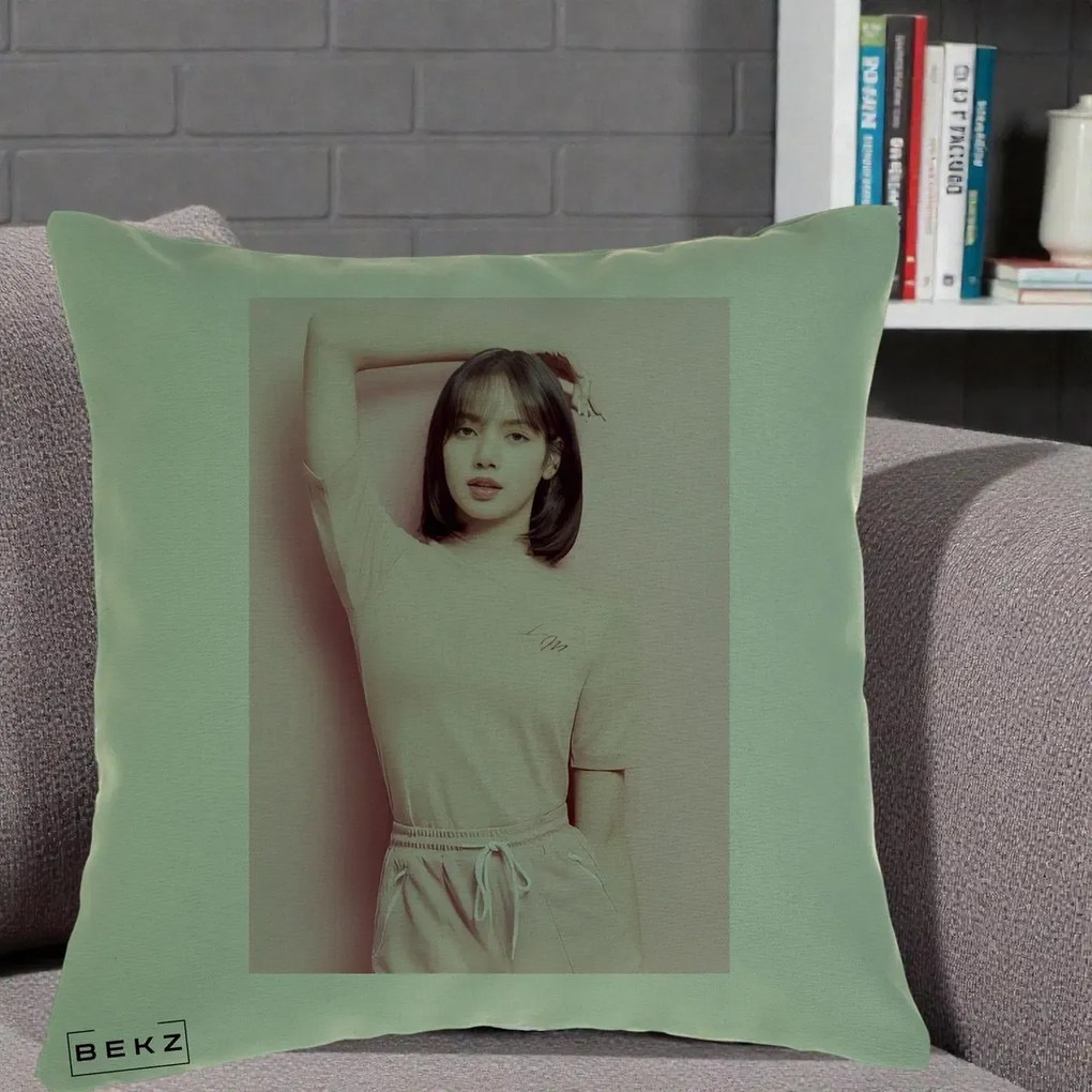 Perna Personalizata K-pop BLACKPINK Lisa Roz, 40x40 cm, Verde, Husa Detasabila, Perna Inclusa, BEKZ®