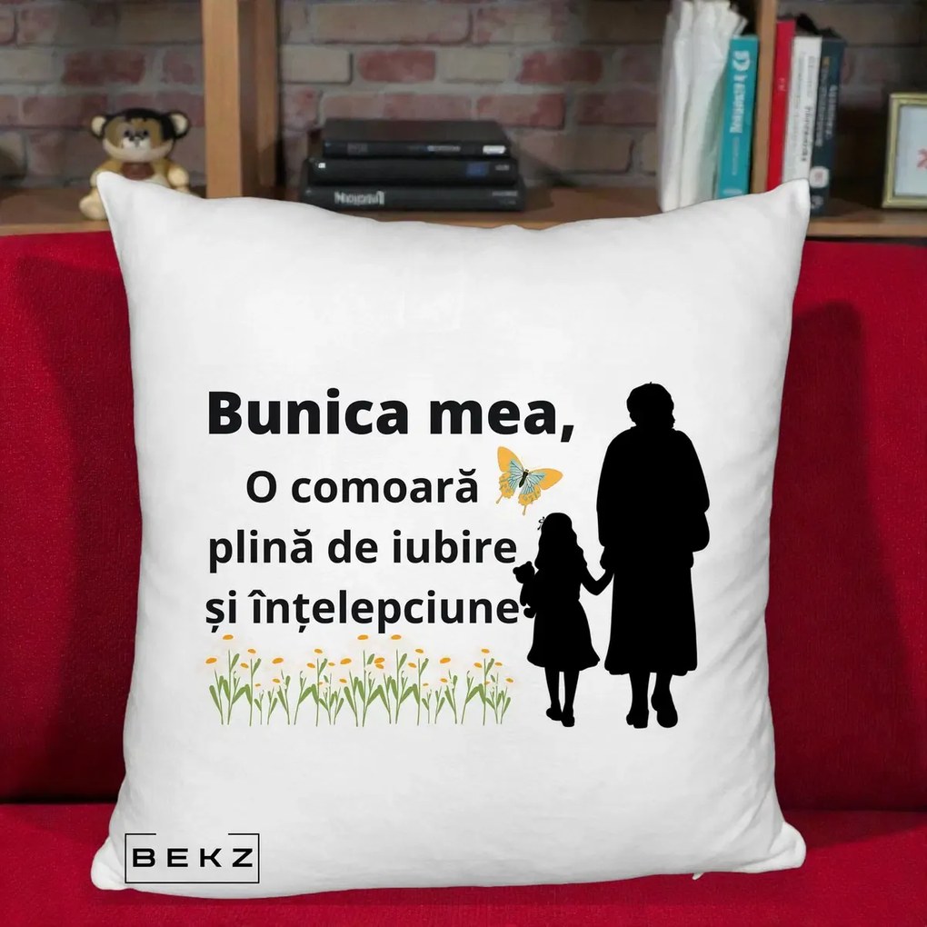 Cadou pentru Bunica - Perna Personalizata Bunica Mea Comoara Iubire Intelepciune Varianta Extinsa, 40x40 cm, Alb Pufos, Husa Detasabila, Perna Inclusa, BEKZ®