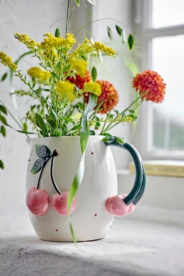 Carafă din ceramică cu cireșe sculptate, D15,5×H16 cm, roz, „Berrie"