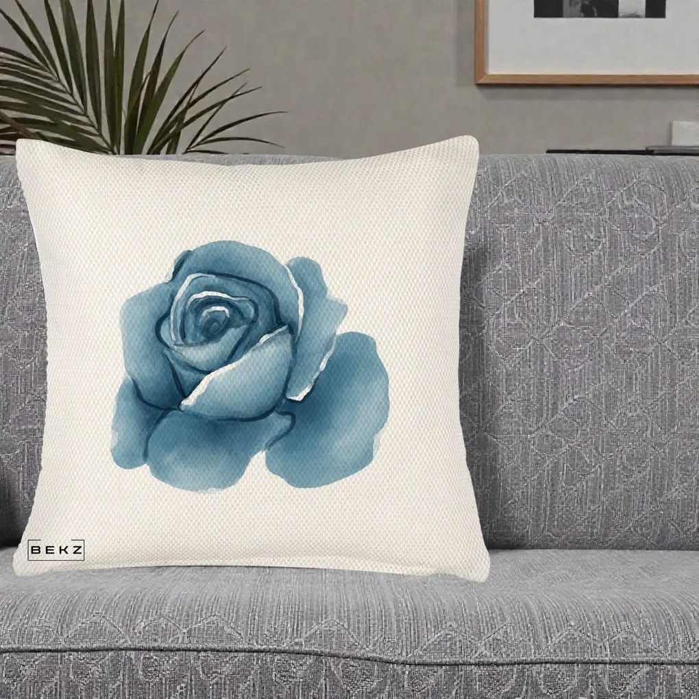 Perna Decorativa Trandafir Albastru Acuarela, 40x40 cm, Crem Reliefat, Husa Detasabila, Perna Inclusa, BEKZ®