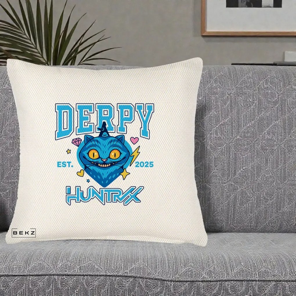 Perna Personalizata K-pop HUNTRX Derpy Pisica Albastra, 40x40 cm, Crem Reliefat, Husa Detasabila, Perna Inclusa, BEKZ®