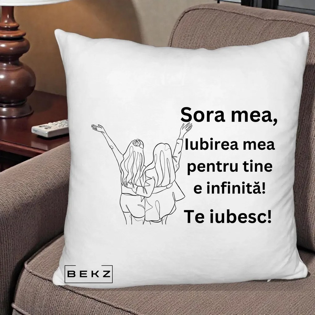 Cadou pentru Sora - Perna Personalizata Sora Mea Te Iubesc Line Art Doua Fete cu Brate Ridicate, 40x40 cm, Alb Pufos, Husa Detasabila, Perna Inclusa, BEKZ®