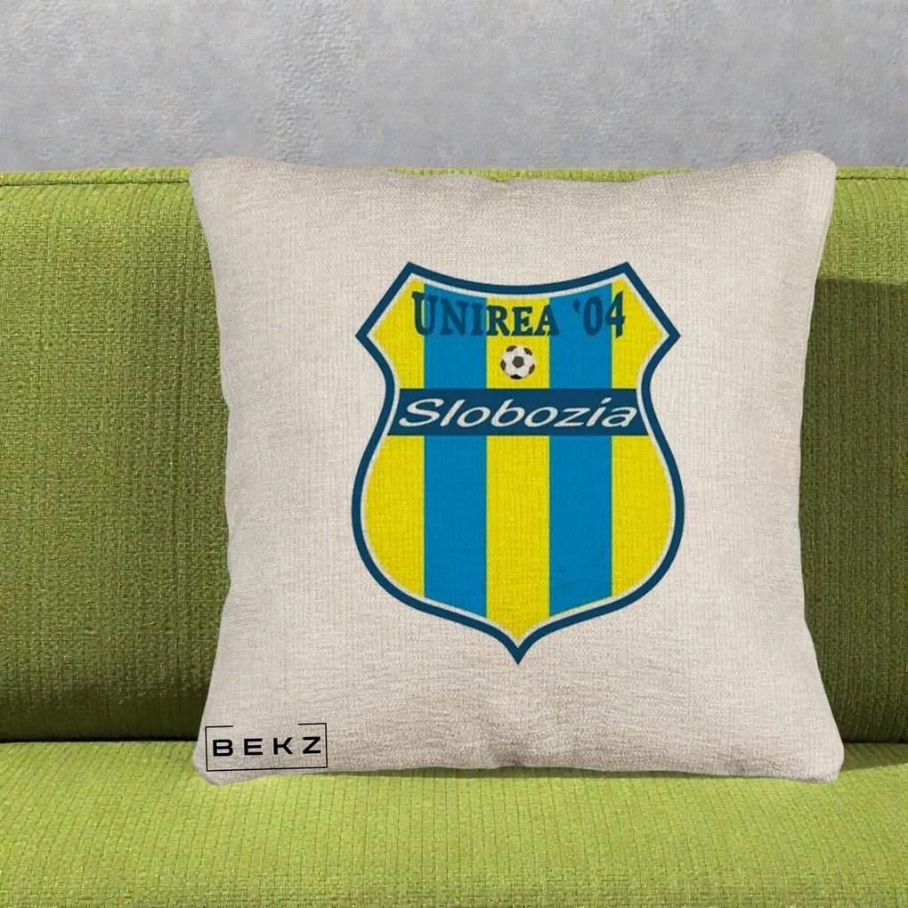 Perna Personalizata Unirea '04 Slobozia Fotbal, 40x40 cm, Bej Canapea, Husa Detasabila, Perna Inclusa, BEKZ®
