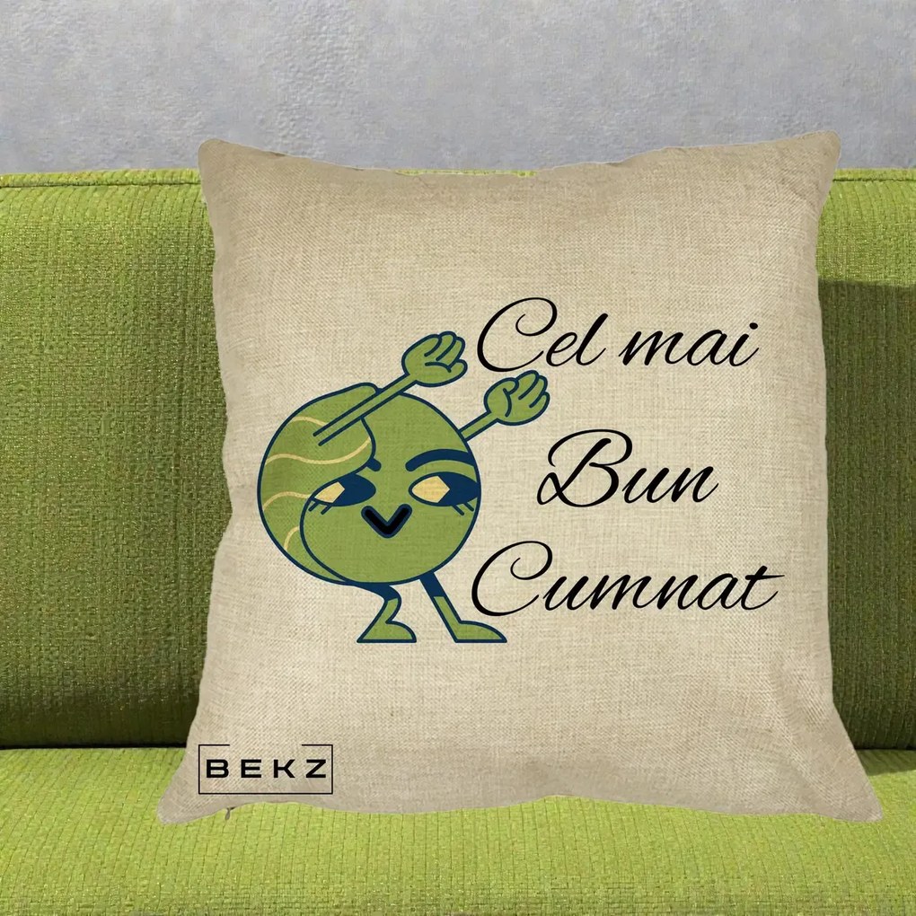 Cadou pentru Cumnat - Perna Personalizata Cel mai Bun Cumnat cu Personaj Funny Verde, 40x40 cm, Crem, Husa Detasabila, Perna Inclusa, BEKZ®